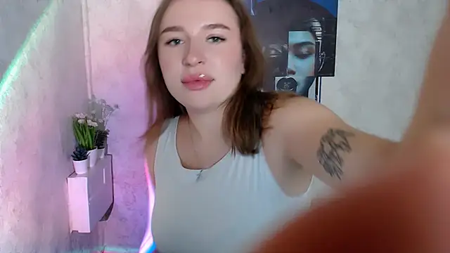 JuliaTopp  online show from October 16, 2025, 5:49 am