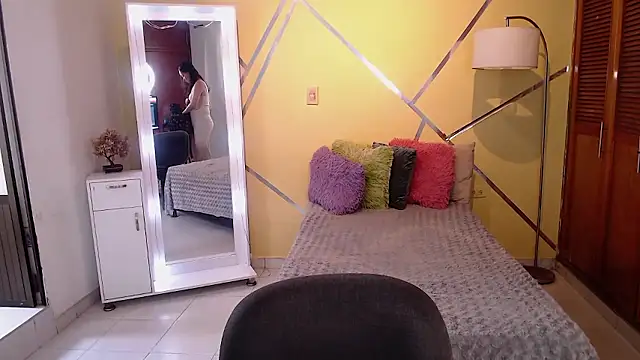 shirleyrojas online show from January 16, 2026, 7:40 pm