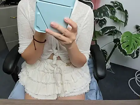 Snapshot of Xiao_cute chatting on October 25, 2025, 4:51 pm Xiao cute online show from October 25, 2025, 4:51 pm