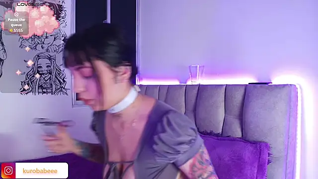 Kuro Vall online show from December 15, 2025, 7:20 pm