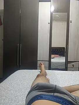 Gustavo198045 online show from September 20, 2025, 3:22 am