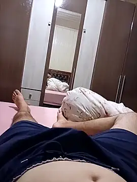 Snapshot of Gustavo198045 chatting on February 14, 2026, 3:51 am Gustavo198045 online show from February 14, 2026, 3:51 am