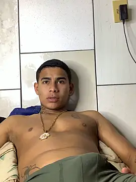 Snapshot of Novindot23cm chatting on November 25, 2025, 12:44 am Novindot23cm online show from November 25, 2025, 12:44 am