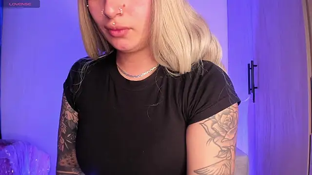 scarlett Collinss online show from October 5, 2025, 2:35 am