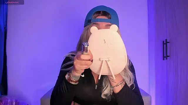 scarlett Collinss online show from November 20, 2025, 4:46 am