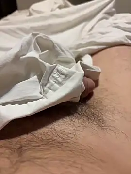 Pguerra82 online show from December 1, 2025, 12:44 am