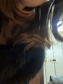 anna yngs online show from December 4, 2025, 2:05 pm