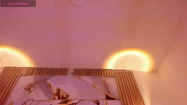 AgathaAtenea online show from November 13, 2025, 12:31 pm