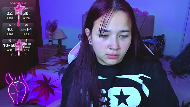 Leakitten online show from September 18, 2025, 4:43 pm