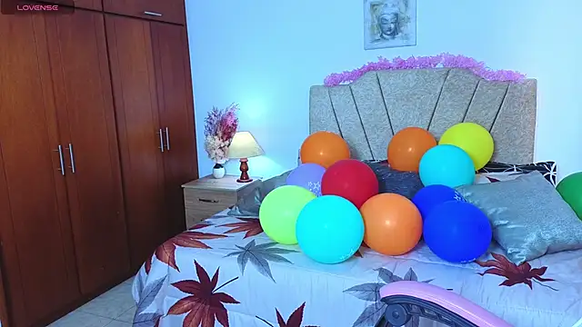 Leakitten online show from September 22, 2025, 7:20 pm