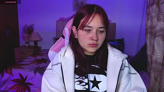 Leakitten online show from September 17, 2025, 7:27 pm