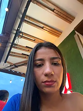 Snapshot of -juicy_ chatting on November 16, 2025, 10:35 pm -juicy online show from November 16, 2025, 10:35 pm