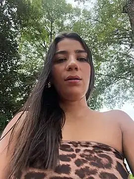 Snapshot of -juicy_ chatting on November 23, 2025, 9:36 pm -juicy online show from November 23, 2025, 9:36 pm