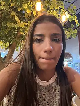 Snapshot of -juicy_ chatting on November 10, 2025, 10:37 pm -juicy online show from November 10, 2025, 10:37 pm