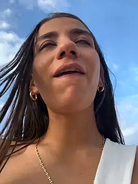 Snapshot of -juicy_ chatting on November 3, 2025, 9:40 pm -juicy online show from November 3, 2025, 9:40 pm