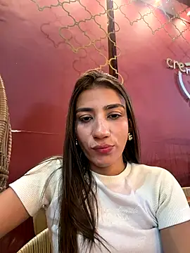 Snapshot of -juicy_ chatting on November 12, 2025, 10:35 pm -juicy online show from November 12, 2025, 10:35 pm