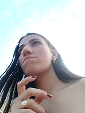 Snapshot of -juicy_ chatting on October 22, 2025, 10:19 pm -juicy online show from October 22, 2025, 10:19 pm