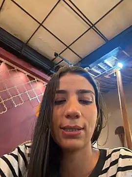 Snapshot of -juicy_ chatting on November 18, 2025, 11:15 pm -juicy online show from November 18, 2025, 11:15 pm