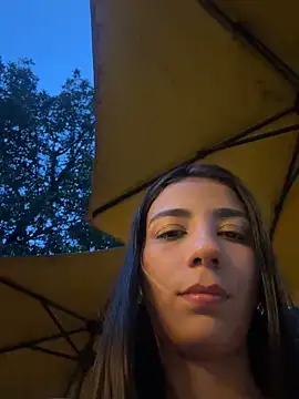 Snapshot of -juicy_ chatting on November 20, 2025, 10:42 pm -juicy online show from November 20, 2025, 10:42 pm