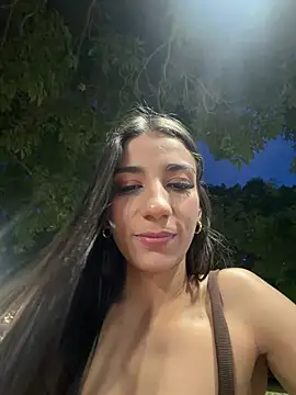 Snapshot of -juicy_ chatting on July 7, 2026, 11:41 pm -juicy online show from July 7, 2026, 11:41 pm