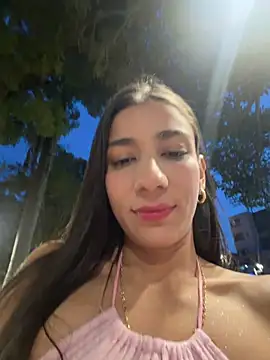 Snapshot of -juicy_ chatting on August 3, 2026, 11:31 pm -juicy online show from August 3, 2026, 11:31 pm