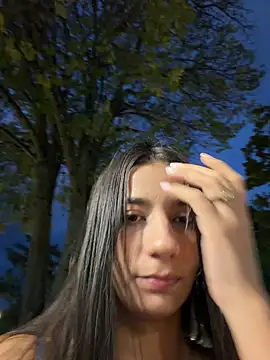 -juicy  online show from February 3, 2026, 11:21 pm