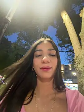 Snapshot of -juicy_ chatting on July 31, 2026, 11:35 pm -juicy online show from July 31, 2026, 11:35 pm