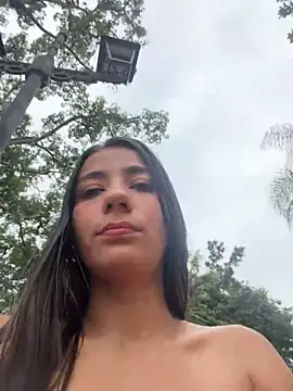 Snapshot of -juicy_ chatting on November 28, 2025, 10:10 pm -juicy online show from November 28, 2025, 10:10 pm