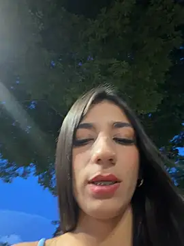 Snapshot of -juicy_ chatting on July 5, 2026, 11:33 pm -juicy online show from July 5, 2026, 11:33 pm