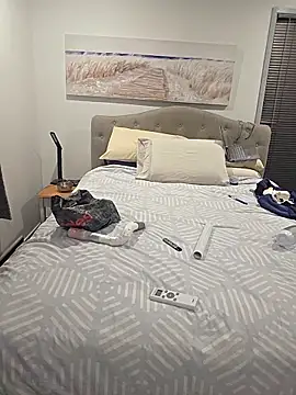 iamthepublickmasterbater online show from April 7, 2026, 2:19 pm