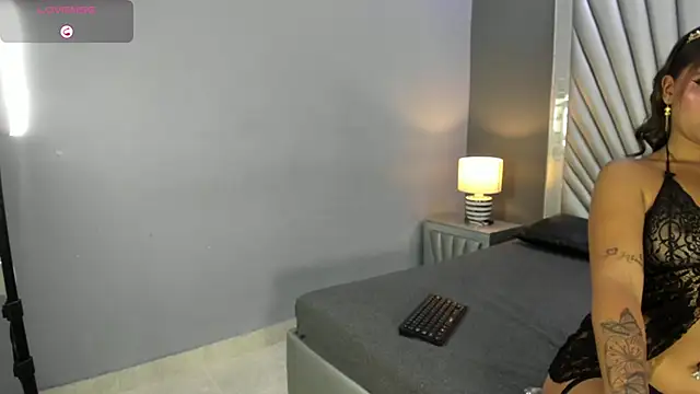 Snapshot of Bela_Jones chatting on October 10, 2025, 3:40 am Bela Jones online show from October 10, 2025, 3:40 am