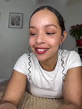 Snapshot of Yasmin777_ chatting on May 9, 2026, 5:05 pm Yasmin777 online show from May 9, 2026, 5:05 pm
