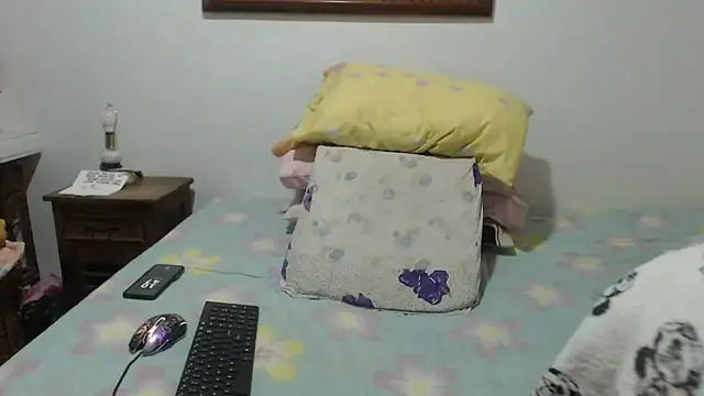 Miilu74 online show from September 18, 2025, 3:48 pm