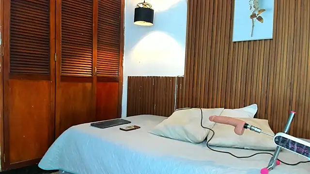 David niet online show from September 18, 2025, 5:38 pm