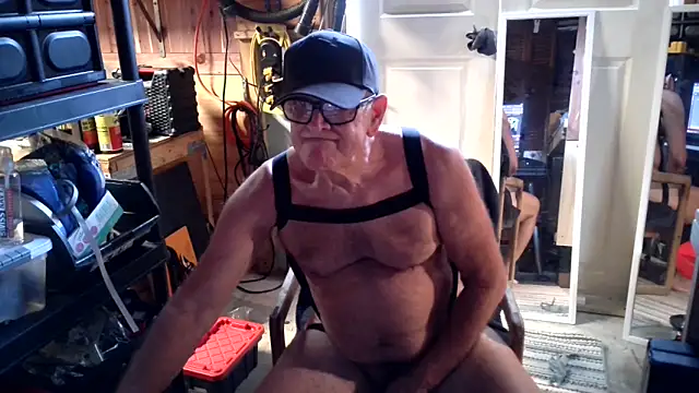 Daddy4u2use online show from March 31, 2026, 2:41 pm