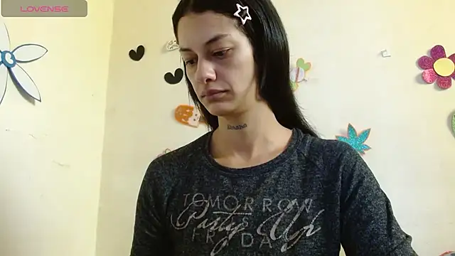 Akasha001 online show from October 6, 2025, 1:23 pm