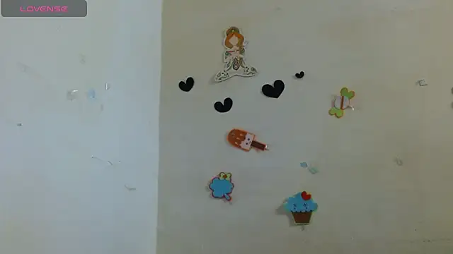 Akasha001 online show from November 18, 2025, 12:30 pm