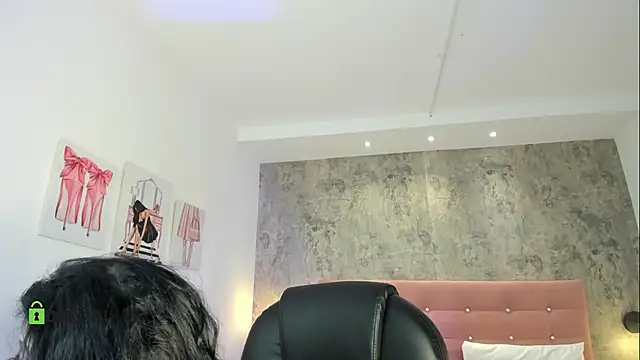 Snapshot of Dulcerose_01 chatting on September 21, 2025, 1:22 am Dulcerose 01 online show from September 21, 2025, 1:22 am