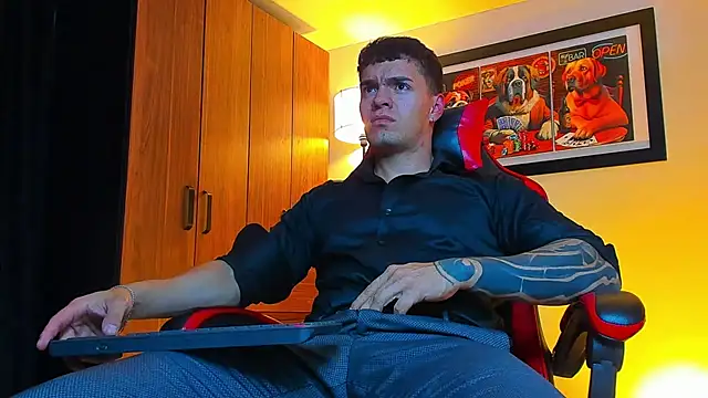 ALPHA DOMINUS  online show from November 18, 2025, 4:38 am