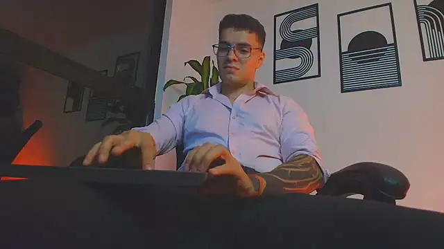 Snapshot of ALPHA_DOMINUS_ chatting on June 17, 2026, 3:39 am ALPHA DOMINUS online show from June 17, 2026, 3:39 am