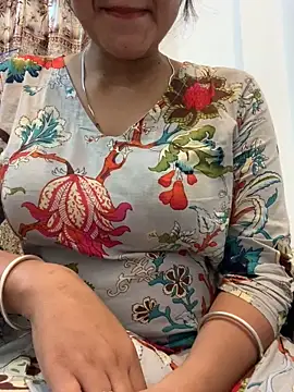 misharani00 online show from October 31, 2025, 2:35 pm