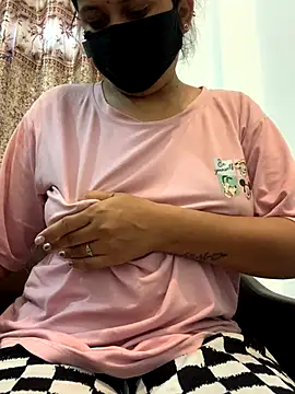 misharani00 online show from November 3, 2025, 1:44 am