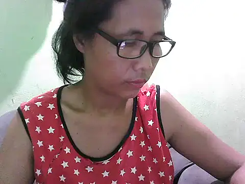 Snapshot of HotLadyPinay32 chatting on May 1, 2026, 10:20 am HotLadyPinay32 online show from May 1, 2026, 10:20 am