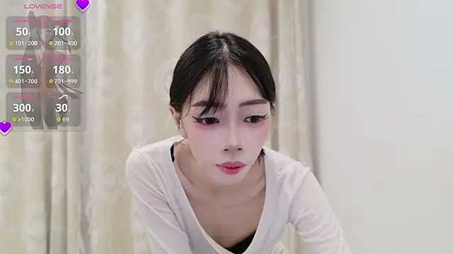 Snapshot of tuantuanle chatting on July 8, 2026, 5:02 pm tuantuanle online show from July 8, 2026, 5:02 pm