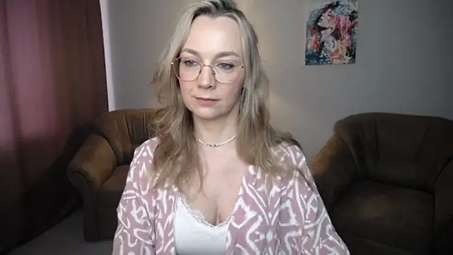 Snapshot of Ava_Elior chatting on July 3, 2026, 11:39 am Ava Elior online show from July 3, 2026, 11:39 am