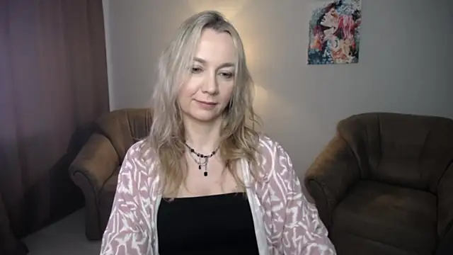 Snapshot of Ava_Elior chatting on June 22, 2026, 11:18 am Ava Elior online show from June 22, 2026, 11:18 am