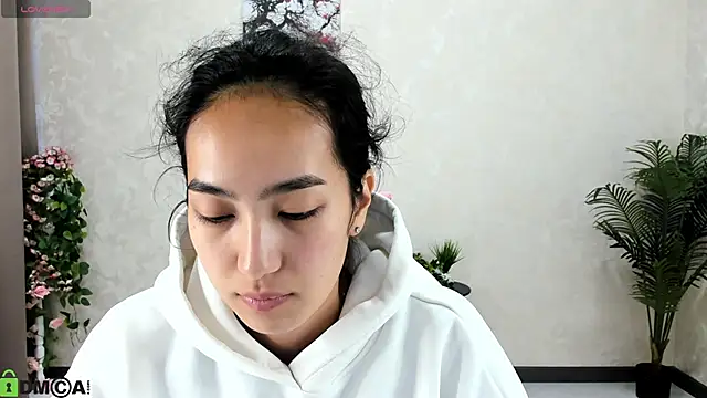 Snapshot of FlirtyAura chatting on October 6, 2025, 3:29 am FlirtyAura online show from October 6, 2025, 3:29 am