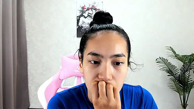 Snapshot of FlirtyAura chatting on November 11, 2025, 2:50 am FlirtyAura online show from November 11, 2025, 2:50 am