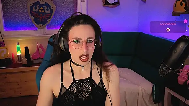 Zesty Peach online show from June 6, 2026, 10:48 pm