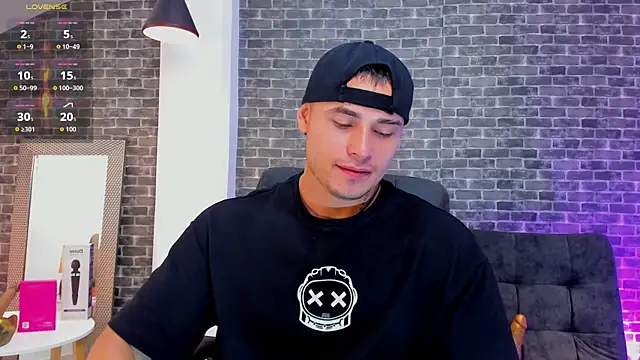 Snapshot of connorsmiith chatting on September 11, 2025, 1:55 pm connorsmiith online show from September 11, 2025, 1:55 pm